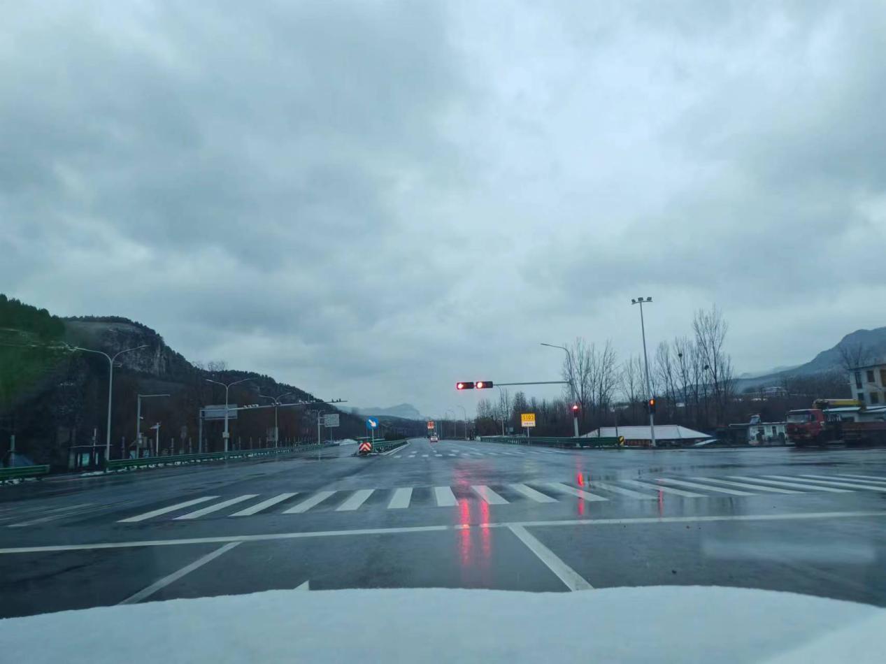 S103濟棗線市中紅符路口南至濟南泰安界段旅游公路項目信號燈、電警、監控施工